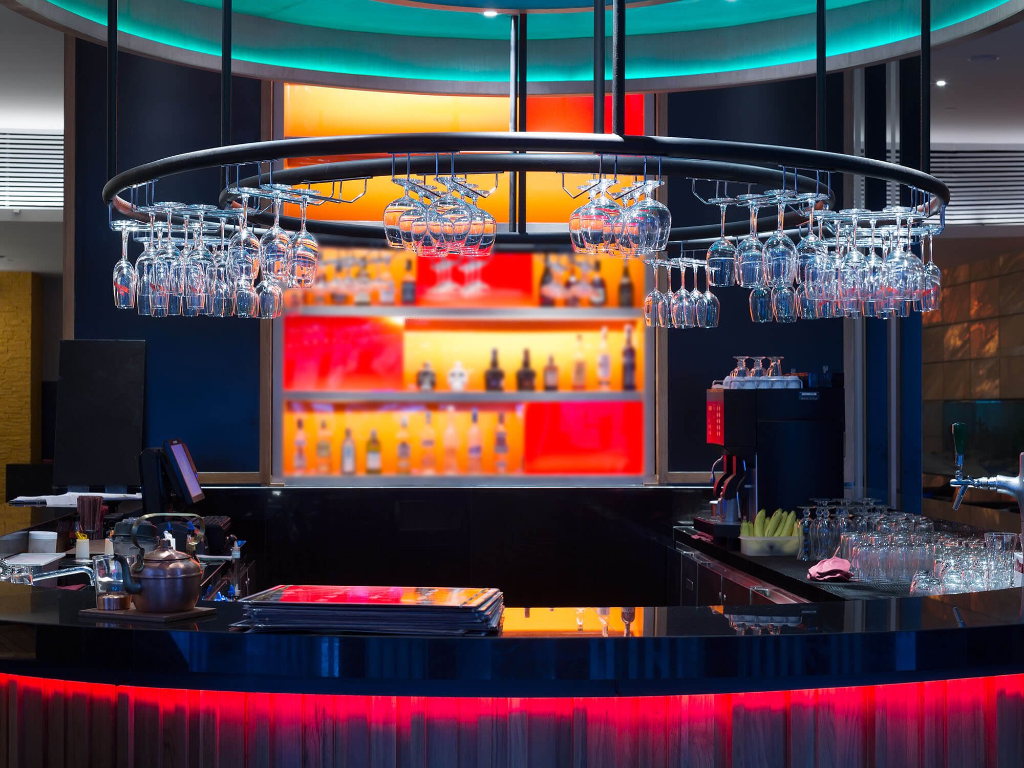 Read more about the article Create A Customised Bar In Your Garden